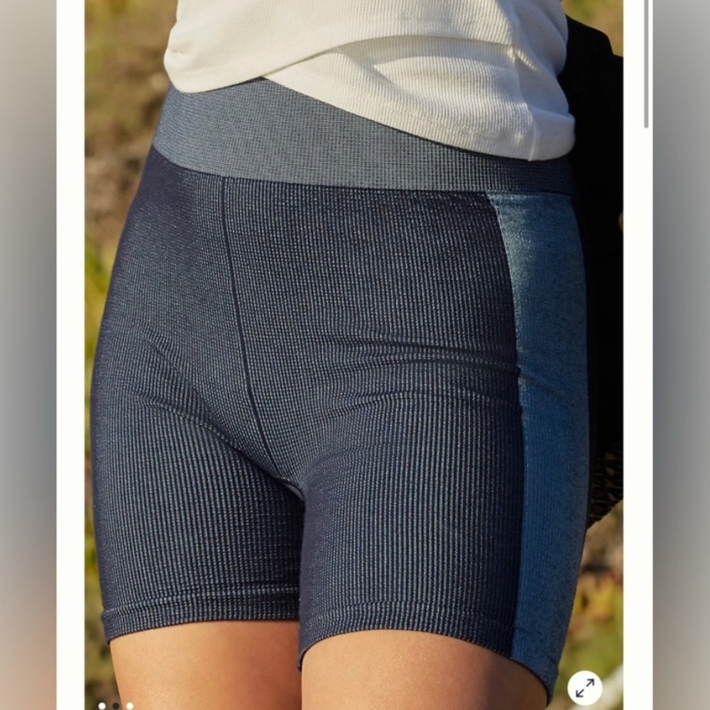 The Upside Spin Shorts Medium Navy Blue Pinstripe Bike Athletic Stripe Yoga Run